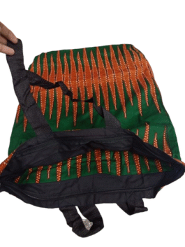 Handbag with Zipper and Inner Pocket