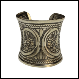 Elegant Cuff Bracelet – Timeless Style for Every Wrist