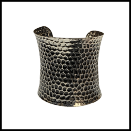 Elegant Cuff Bracelet – Timeless Style for Every Wrist